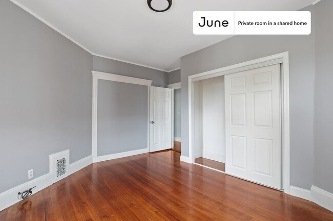 Foto del edificio - Room in Shared 4 bed/1 bath home