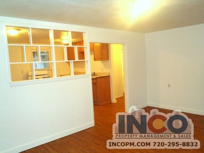 Foto del edificio - Adorable 3 bed 1 bath Home with front and ...