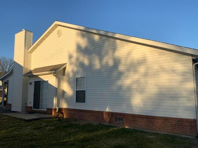 Foto del edificio - 1511 English Pine Ln