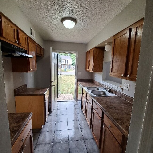 Photo - Great Duplex Unit In The Heart of Memphis Townhome