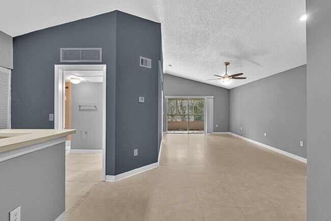 Foto del edificio - 2850 N Oakland Forest Dr