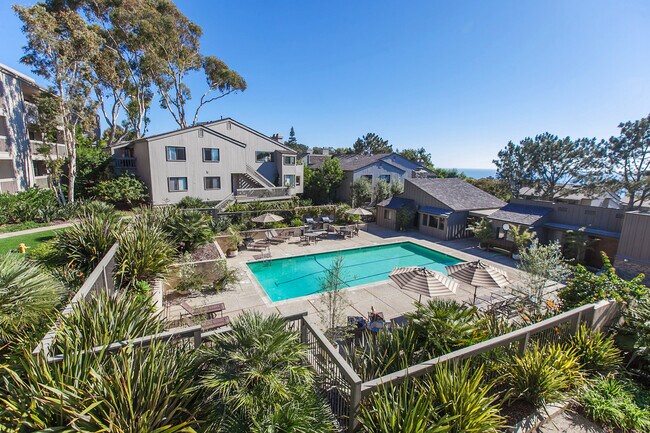 Community Pool - 259 Stratford Ct