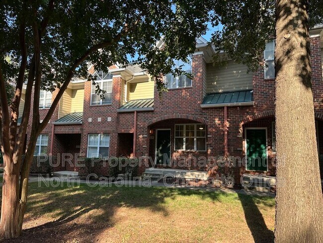Building Photo - 222 S Torrence St