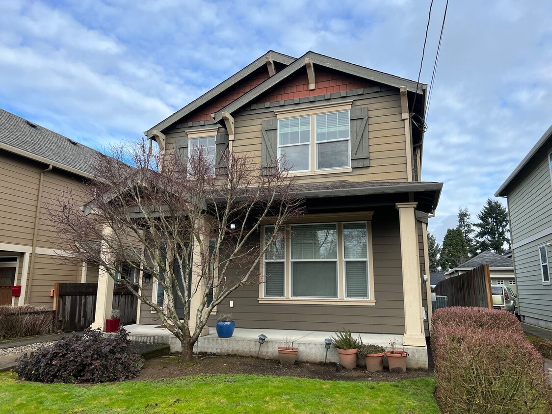 Primary Photo - 4bed/2.5 Bath Craftsman in Kenton