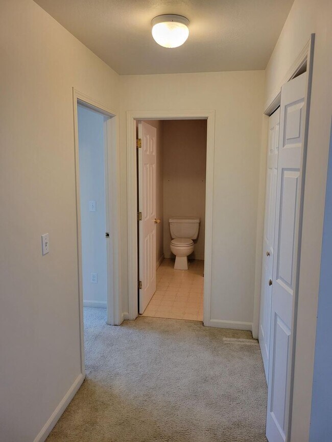 Building Photo - 3 Bedroom, 2 Bathroom 4-Plex