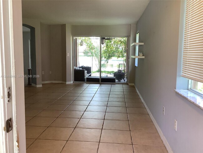 Foto del edificio - 7050 SW 164th Ct