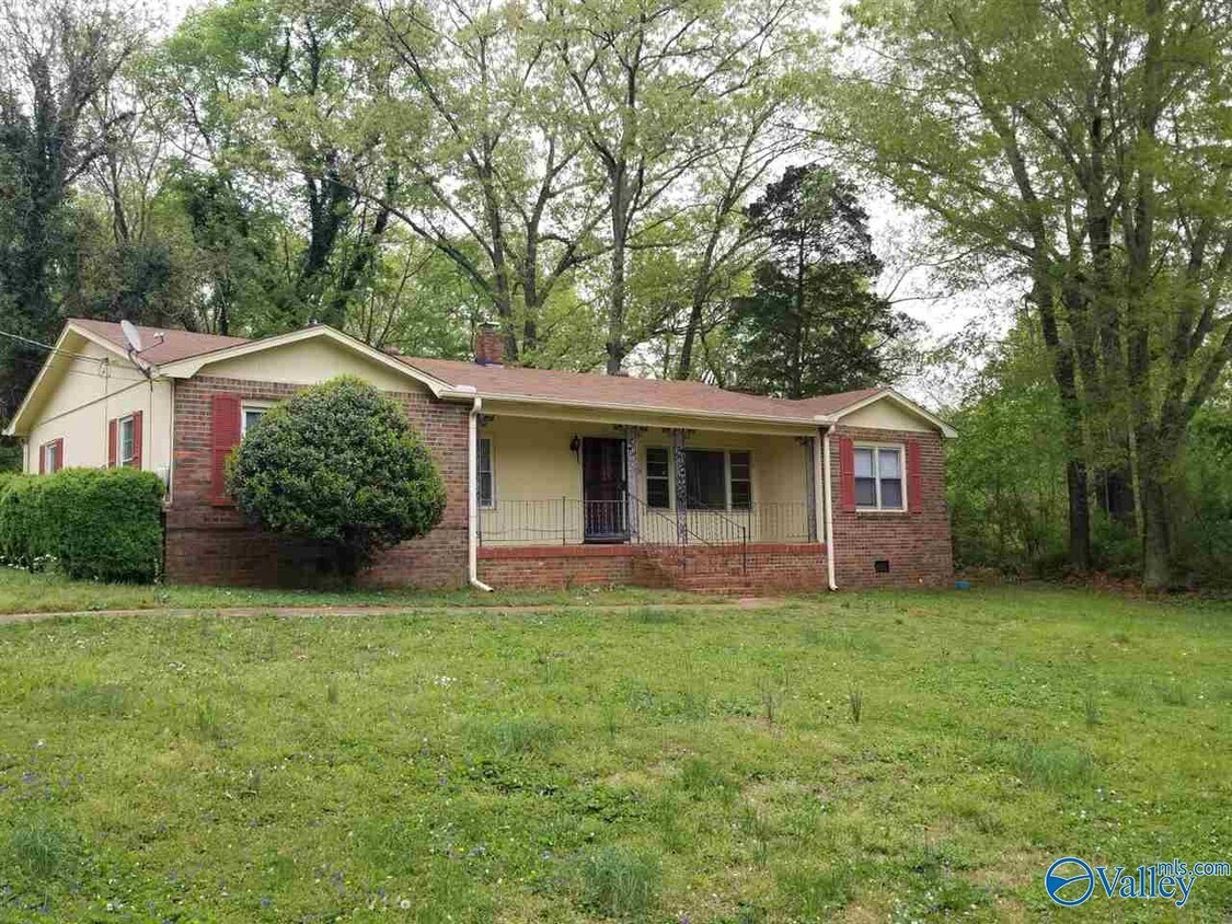 Primary Photo - 2400 Pulaski Pike NW