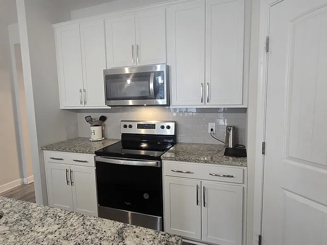 Foto del edificio - 3044 Duvall Dr