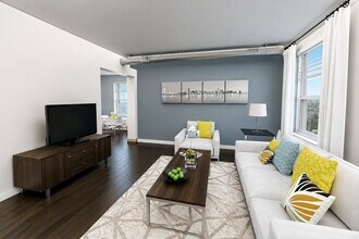 Building Photo - 550 New Holland Ave