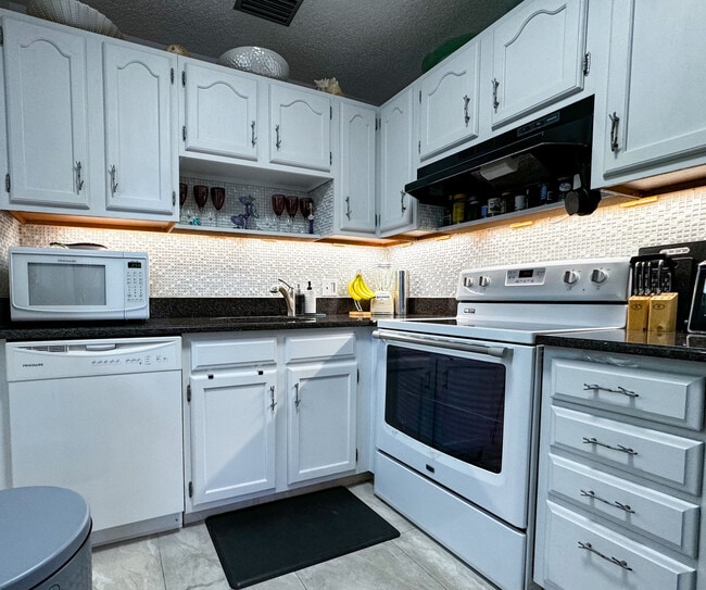 Photo - 31 Lake Vista Trl Apartment