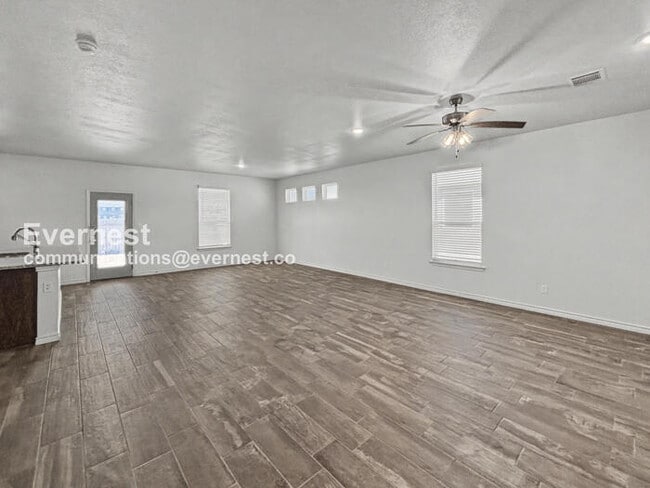 Foto del edificio - 8507 Glade Dr