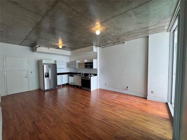 Building Photo - 690 SW 1st Ct
