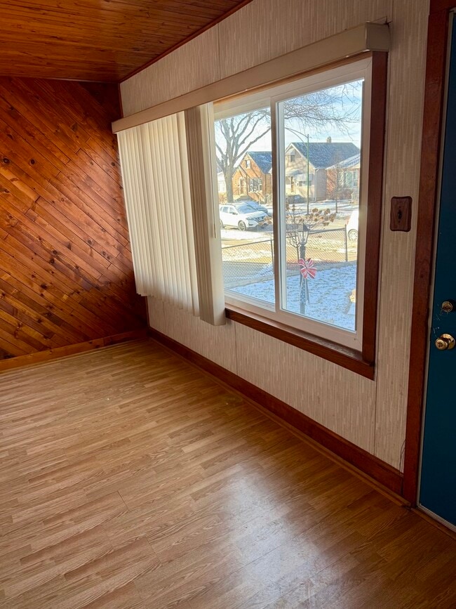 Building Photo - 3251 N Osage Ave