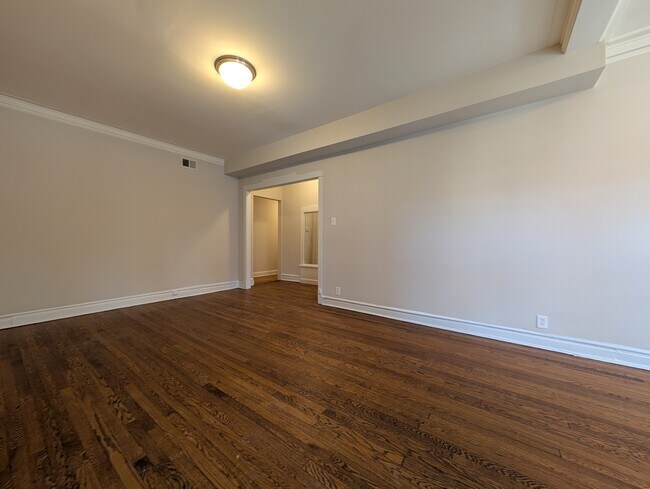 Foto del edificio - 2638 N Milwaukee Ave