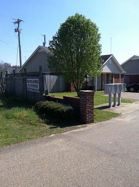 Primary Photo - Creekwood Townhomes