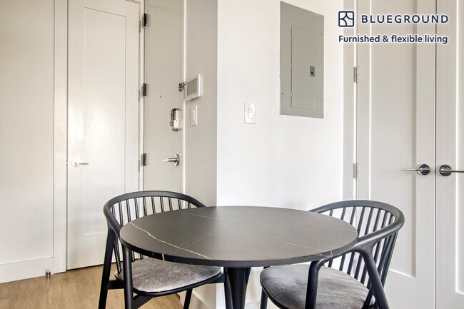 Building Photo - 82 4th Ave