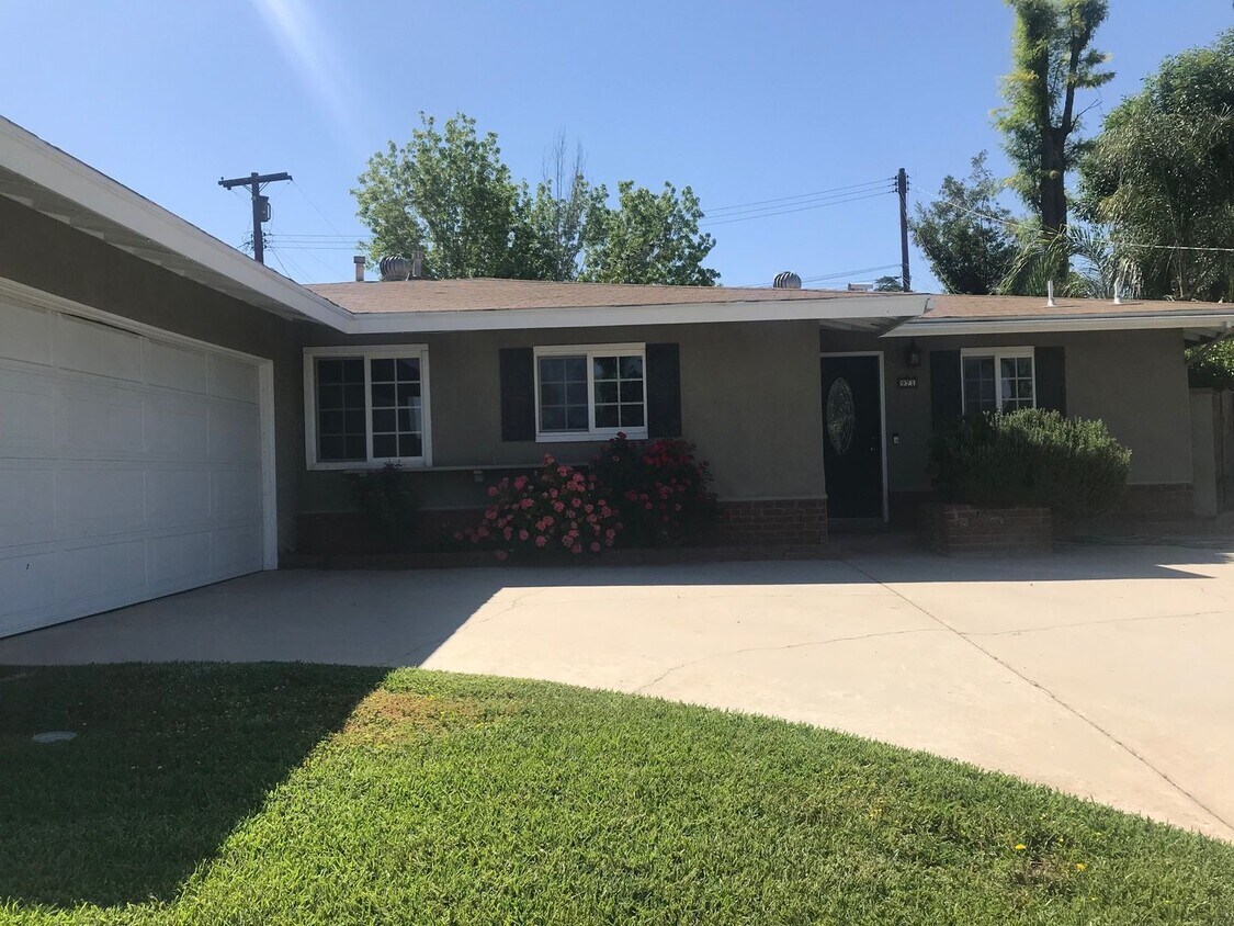 Primary Photo - Redlands 4 Bedroom Home