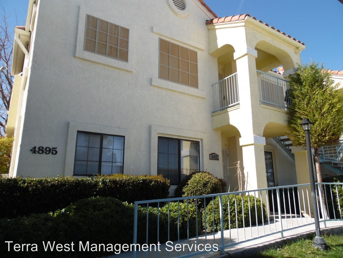Primary Photo - 4895 S Torrey Pines Dr