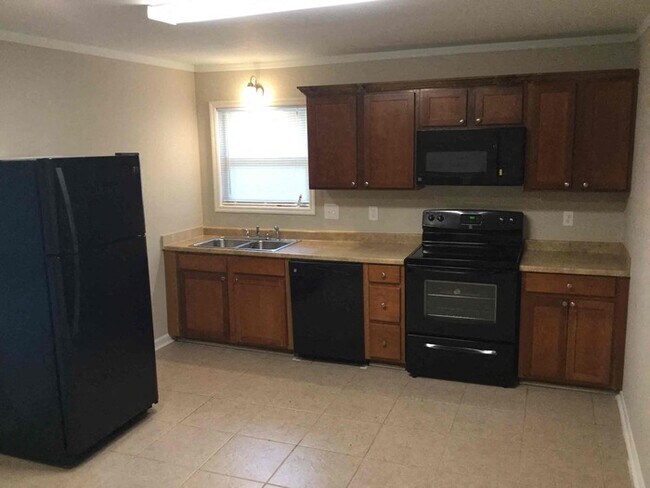 Building Photo - 1475 Greenwillow Dr