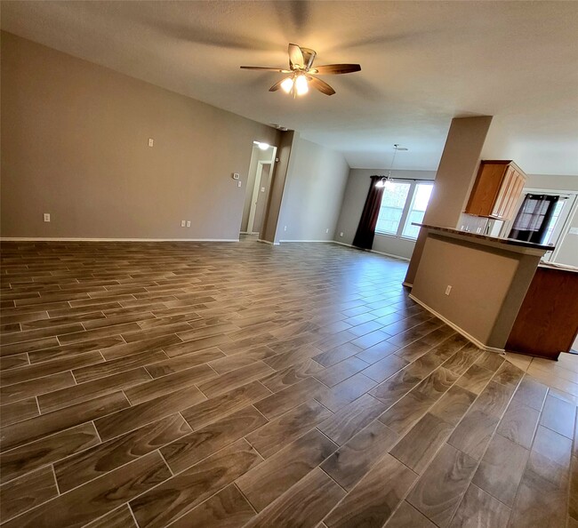 Foto del edificio - 2734 Trinity Glen Ln