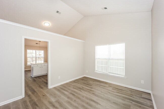 Foto del edificio - 8835 Lake Rd