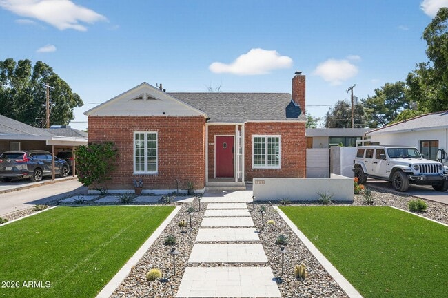 Building Photo - 311 West Campbell Ave