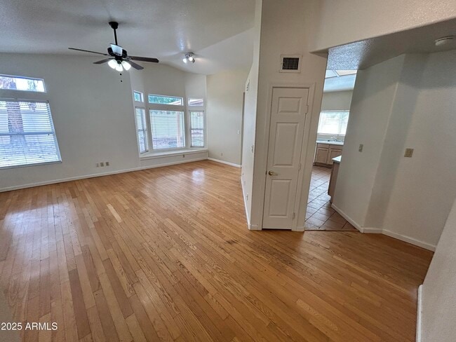 Foto del edificio - 1233 N Pebble Beach Dr