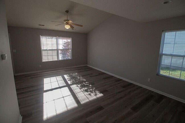 Building Photo - 2533 Northampton Dr