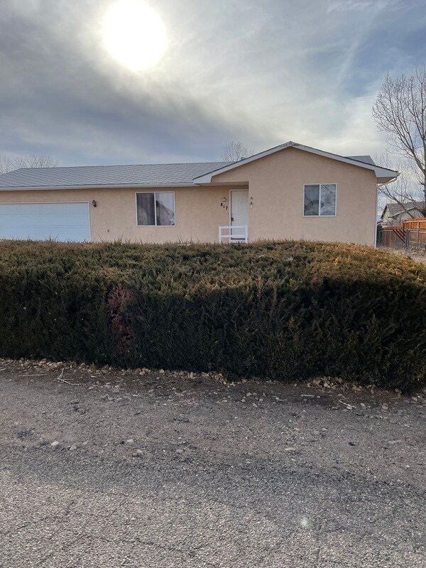 817 S Wolcott Dr, Pueblo West, CO 81007 House for Rent in Pueblo West