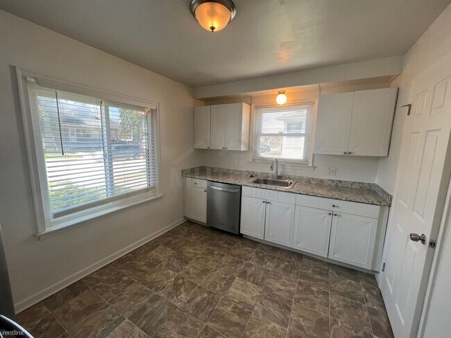 Foto del edificio - 2 br, 1 bath House - 22434 Pleasant Ave