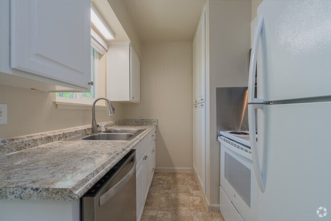 1 habitación, 1 baño - 600 pies cuadrados - Cocina - Sunrise Apartments
