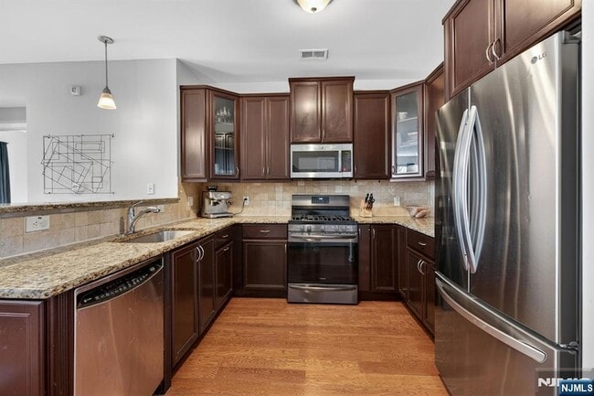 Building Photo - 443 2nd St
