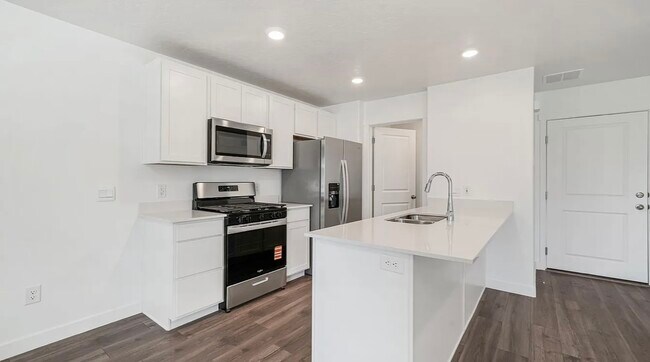Foto del edificio - 241 N Salty Ln