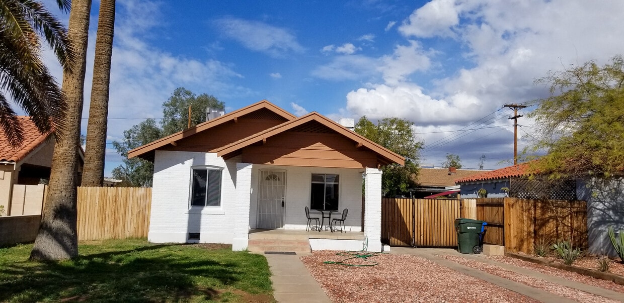 Foto principal - 1344 E Moreland St