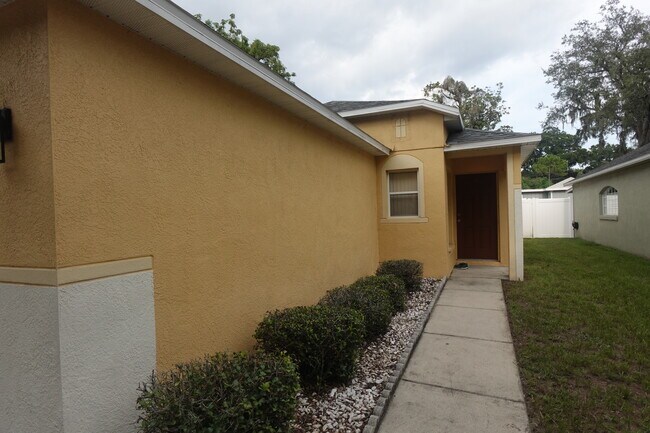 Foto del edificio - 11906 Mango Groves Blvd