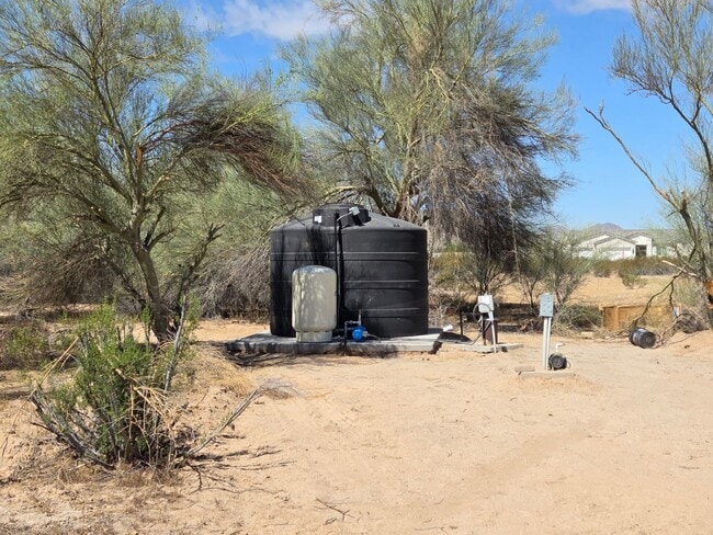Building Photo - Queen Creek 3 bed / 2 bath on just under 5 Acres with private well! No HOA!