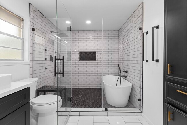 Foto del edificio - 5206 Lodge Creek Dr