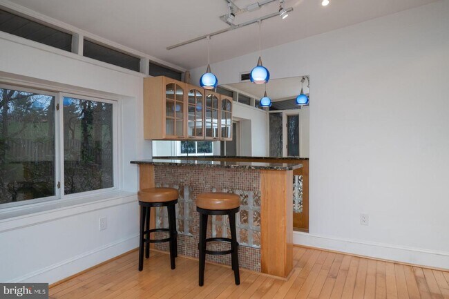 Foto del edificio - 8801 Hawthorne Ln