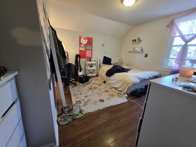 Building Photo - 308 Collingwood St