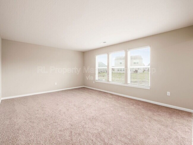 Foto del edificio - 7449 Sugarbark Dr