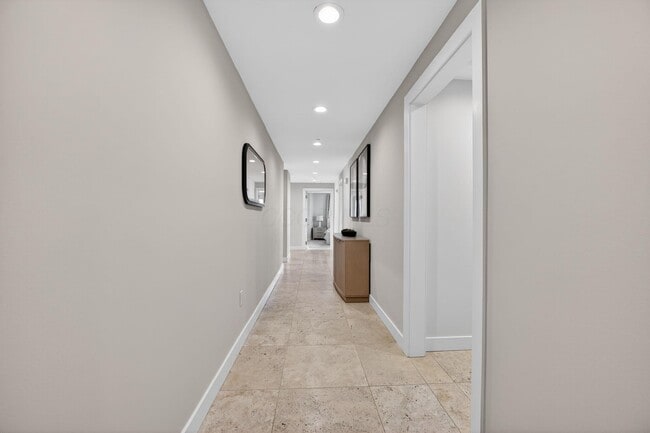 Building Photo - 1 Miranova Pl