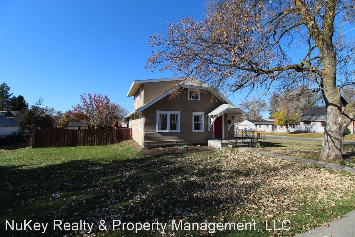 Primary Photo - 3 br, 1 bath House - 2627 N. Martin St.