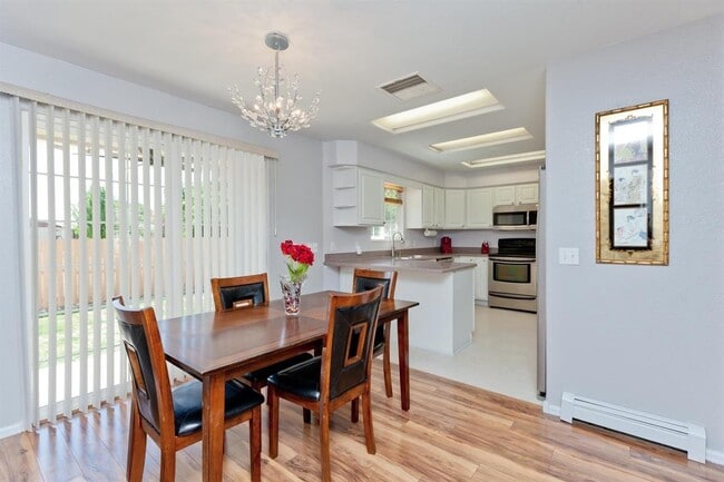 Foto del edificio - 541 Shanne St