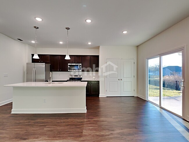 Foto del edificio - 2462 Sapp Rd