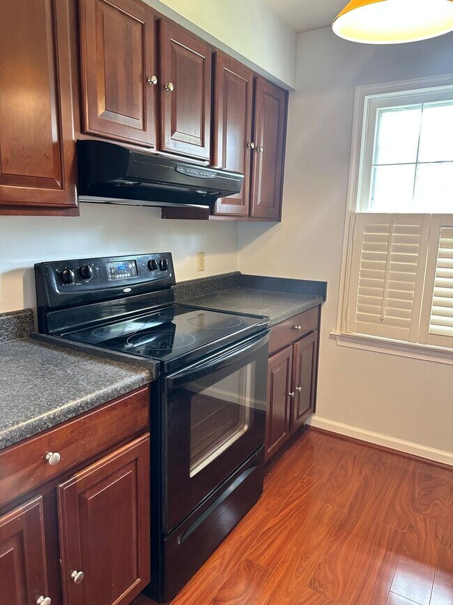 Foto del edificio - Condo available in the City of Williamsburg! Available July 2026!