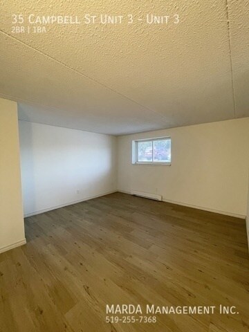 Photo du bâtiment - RENOVATED 2 BED/1 BATH APT IN CHATHAM + HYDRO!!