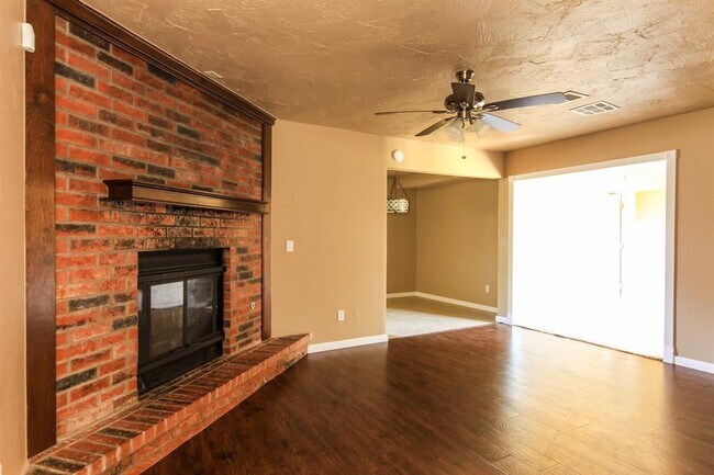 Foto del edificio - 1721 SE 8th St