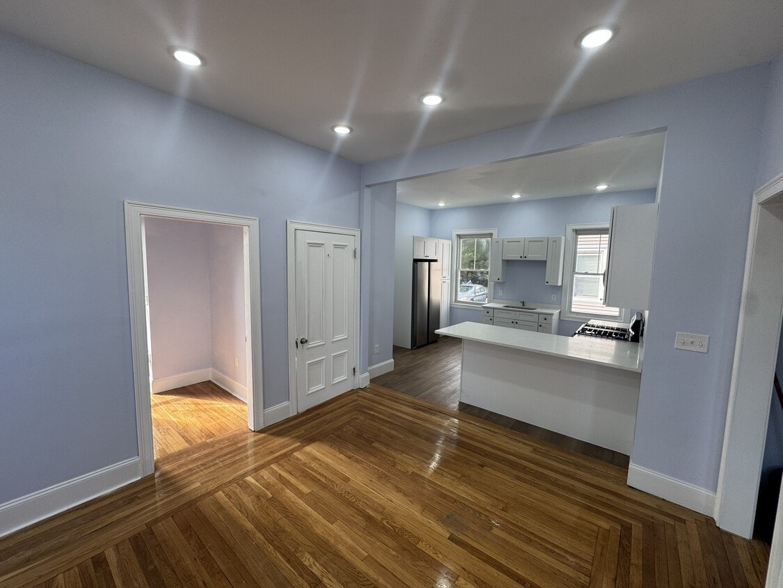 Living room/Kitchen - 138 Jewett St