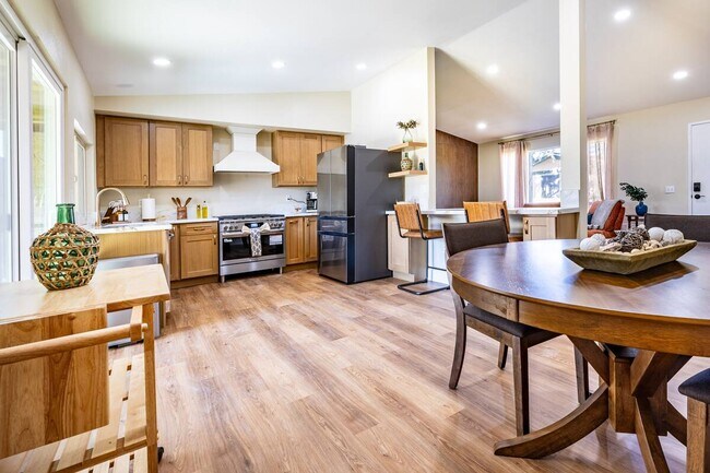 Foto del edificio - 5075 Fashion Pl