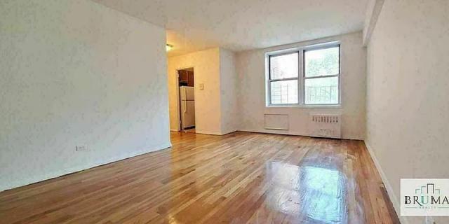 Foto del edificio - 3 bedroom in BRONX NY 10463